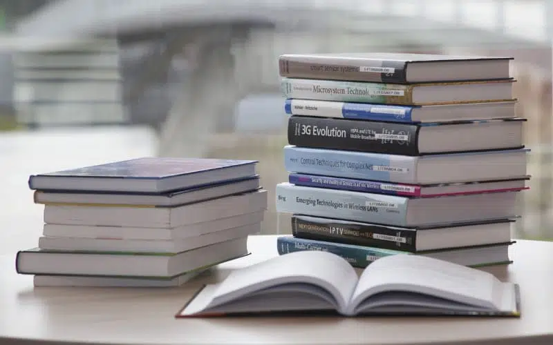 7 Essential Technology Books For Starting A Business